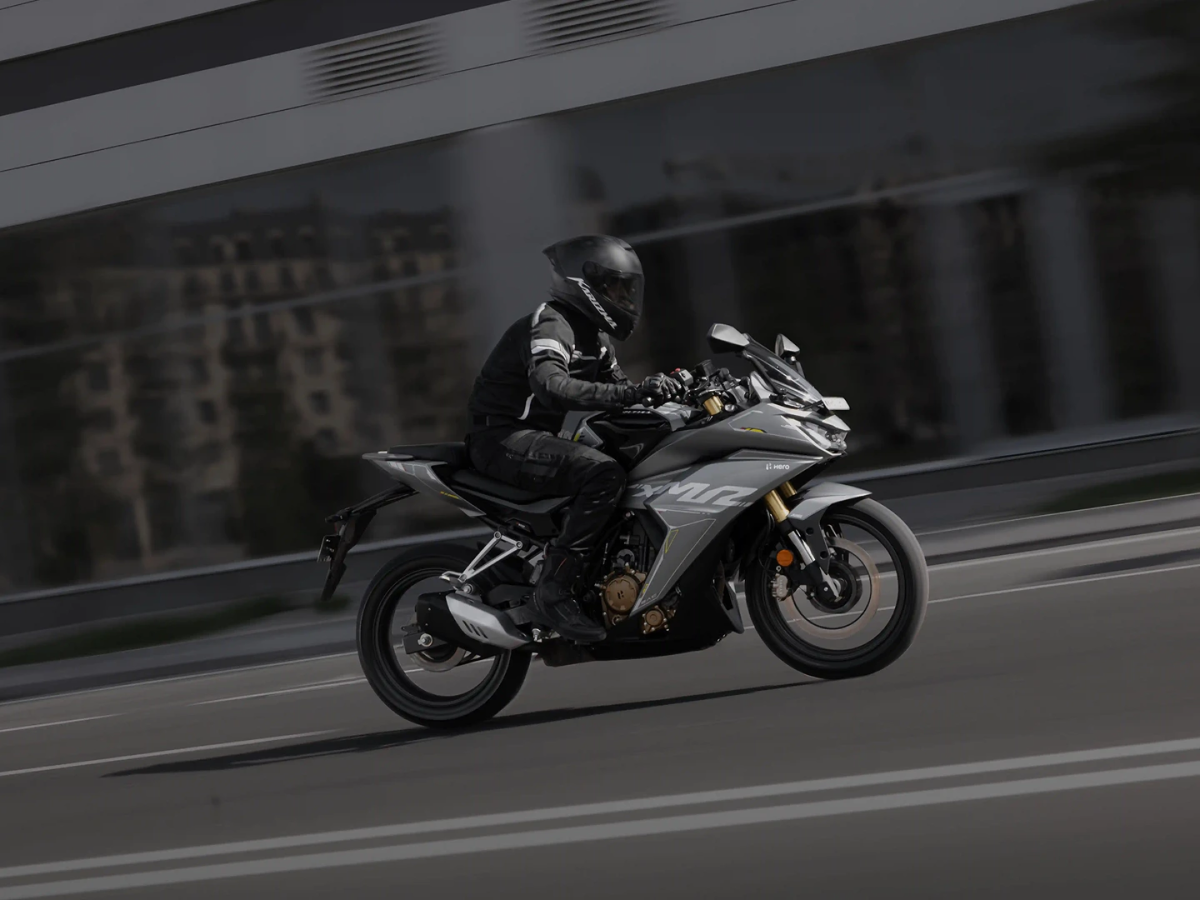 Hero karizma XMR Right Side View